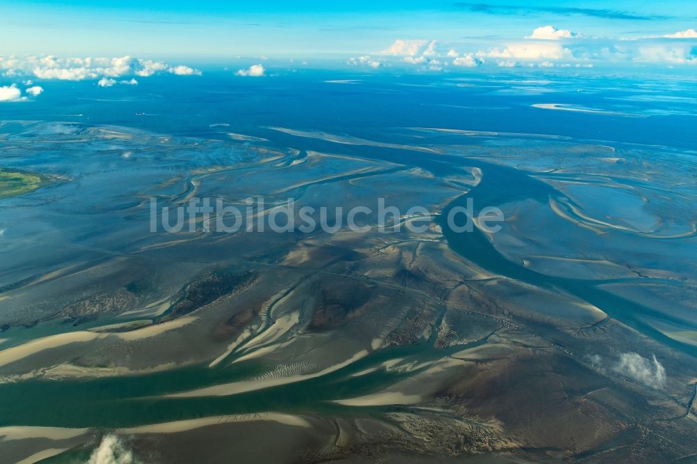 Luftbild Cuxhaven - Wattenmeer der Nordsee- Küste vor Cuxhaven im Bundesland Niedersachsen, Deutschland