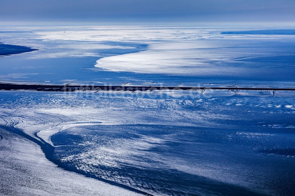 Luftbild Rickelsbüll - Wattenmeer der Nordsee- Küste am Hindenburgdamm in Rickelsbüll im Bundesland Schleswig-Holstein, Deutschland