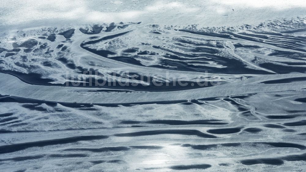 Sankt Peter-Ording von oben - Wattenmeer der Nordsee- Küste in Sankt Peter-Ording im Bundesland Schleswig-Holstein, Deutschland