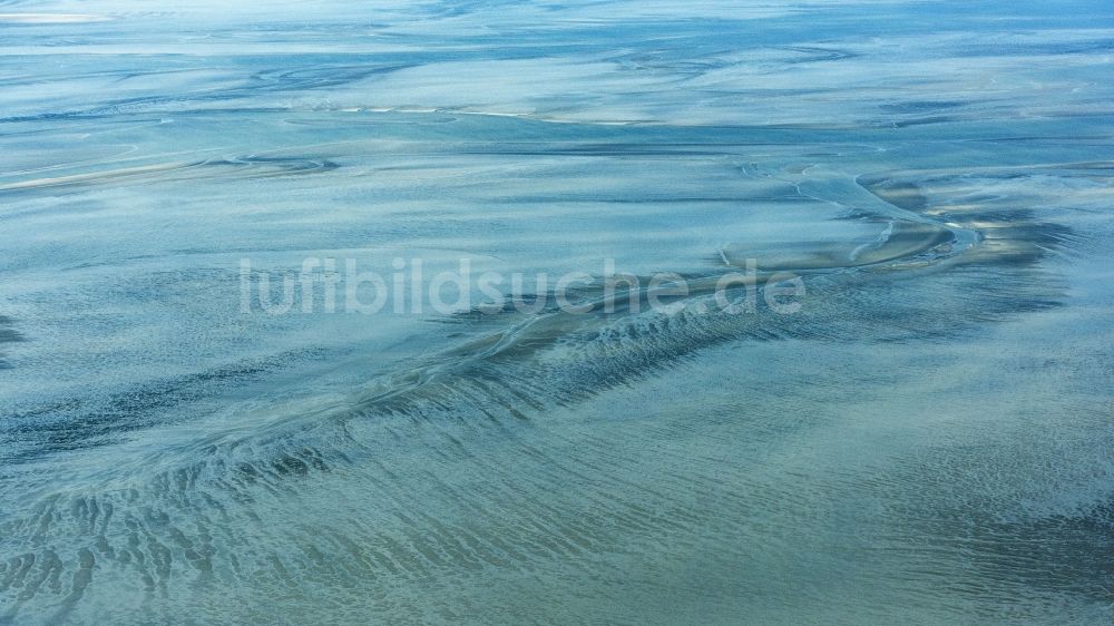 Sankt Peter-Ording aus der Vogelperspektive: Wattenmeer der Nordsee- Küste in Sankt Peter-Ording im Bundesland Schleswig-Holstein, Deutschland