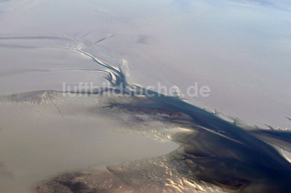 Luftbild Spiekeroog - Wattenmeer Priele vor Spiekeroog an der Nordseeküste im Bundesland Niedersachsen