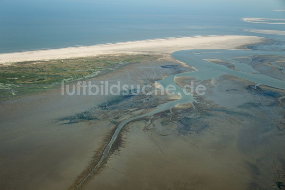 Ameland von oben - Wattlandschaft vor der westfriesischen Nordsee Insel Ameland in den Niederlanden