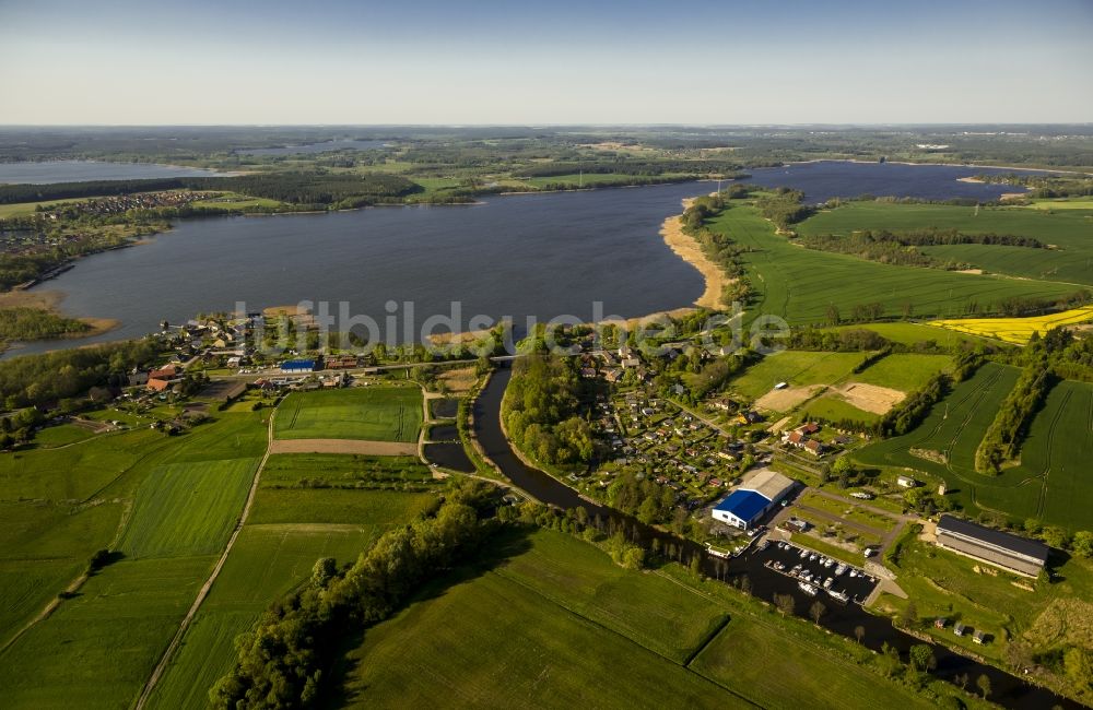 Wesenberg aus der Vogelperspektive: Wöblitzseekanal in Wesenberg im Bundesland Mecklenburg-Vorpommern