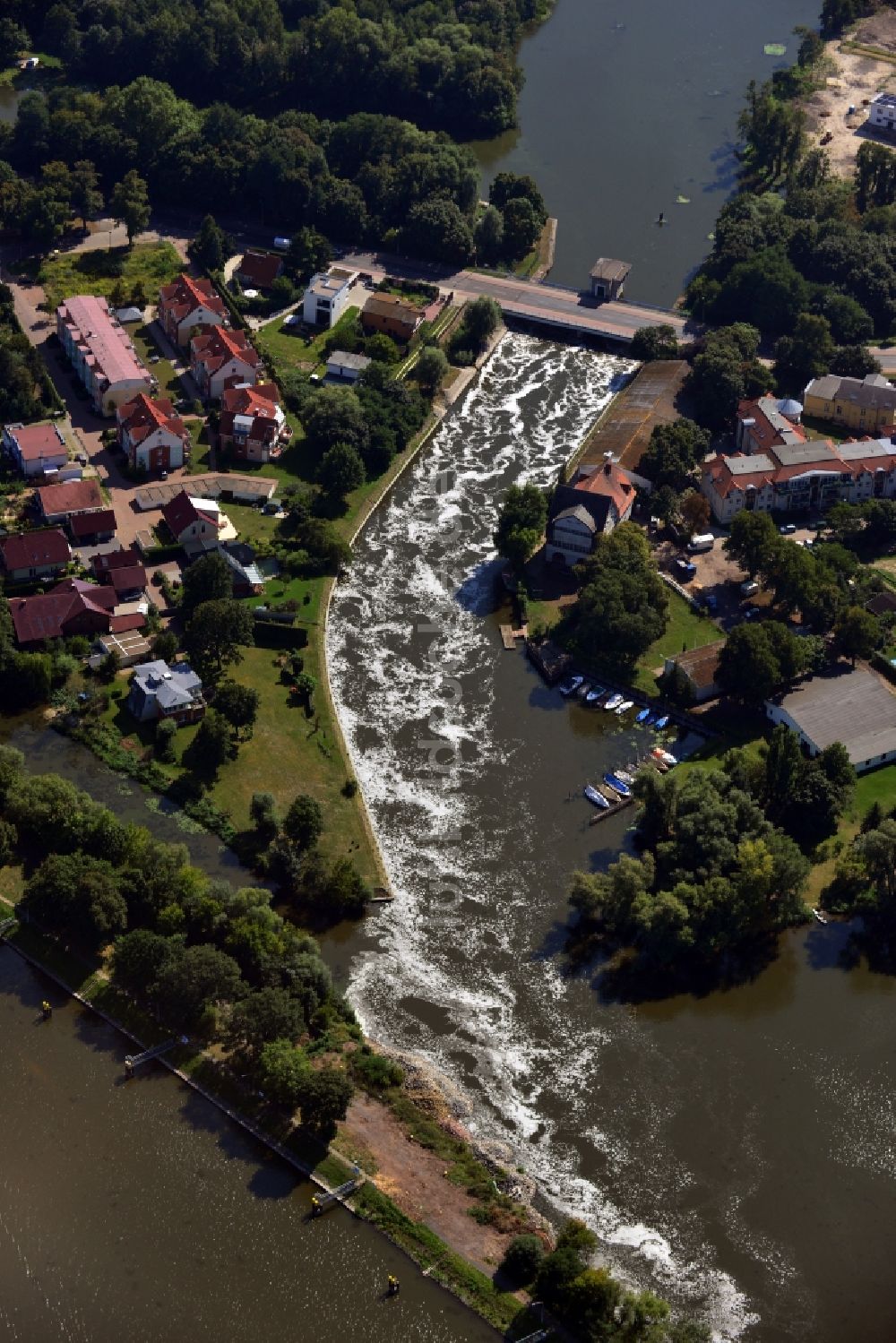 Brandenburg an der Havel aus der Vogelperspektive: Wehr Brandenburg in Brandenburg an der Havel im Bundesland Brandenburg