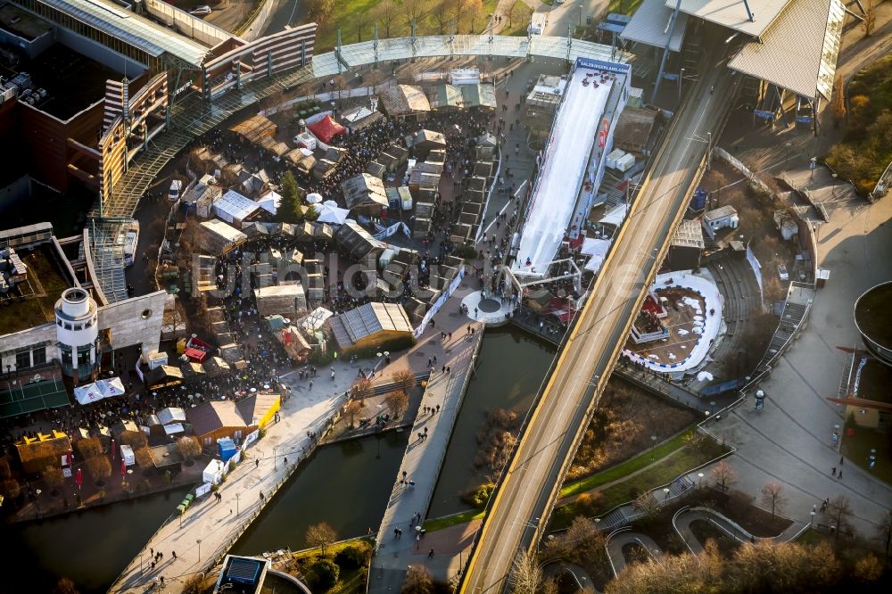 Oberhausen aus der Vogelperspektive: Weihnachtsmarkt am Centro Oberhausen im Bundesland Nordrhein-Westfalen