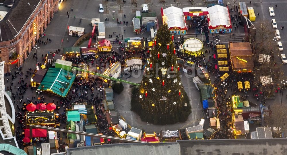 Dortmund aus der Vogelperspektive: Weihnachtsmarkt auf dem Hansaplatz in Dortmund im Bundesland Nordrhein-Westfalen