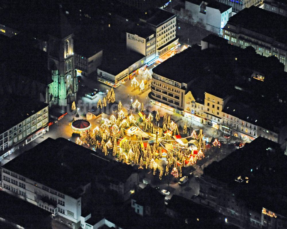 Oberhausen aus der Vogelperspektive: Weihnachtsmarkt an der Herz Jesu Kirche Oberhausen