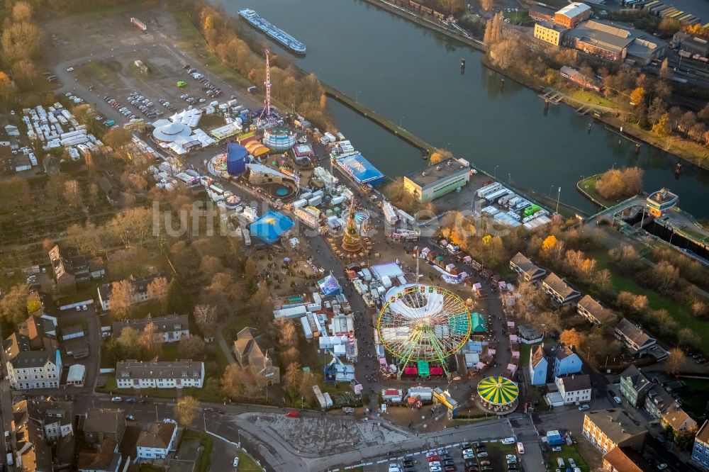 Luftaufnahme Herne - Weihnachtsmarkt- Veranstaltungsgelände im Ortsteil Wanne-Eickel in Herne im Bundesland Nordrhein-Westfalen, Deutschland