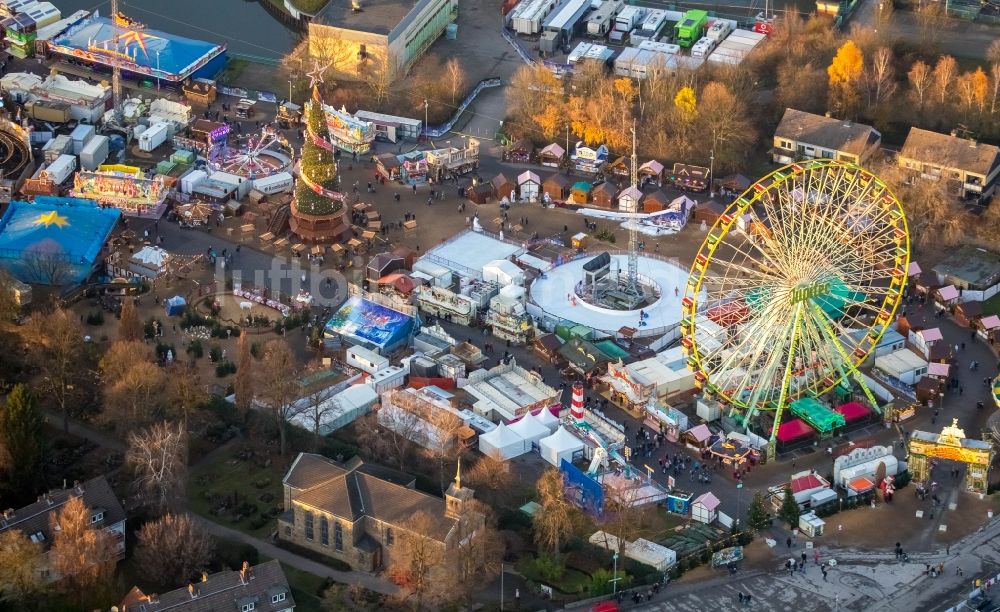 Herne von oben - Weihnachtsmarkt- Veranstaltungsgelände im Ortsteil Wanne-Eickel in Herne im Bundesland Nordrhein-Westfalen, Deutschland