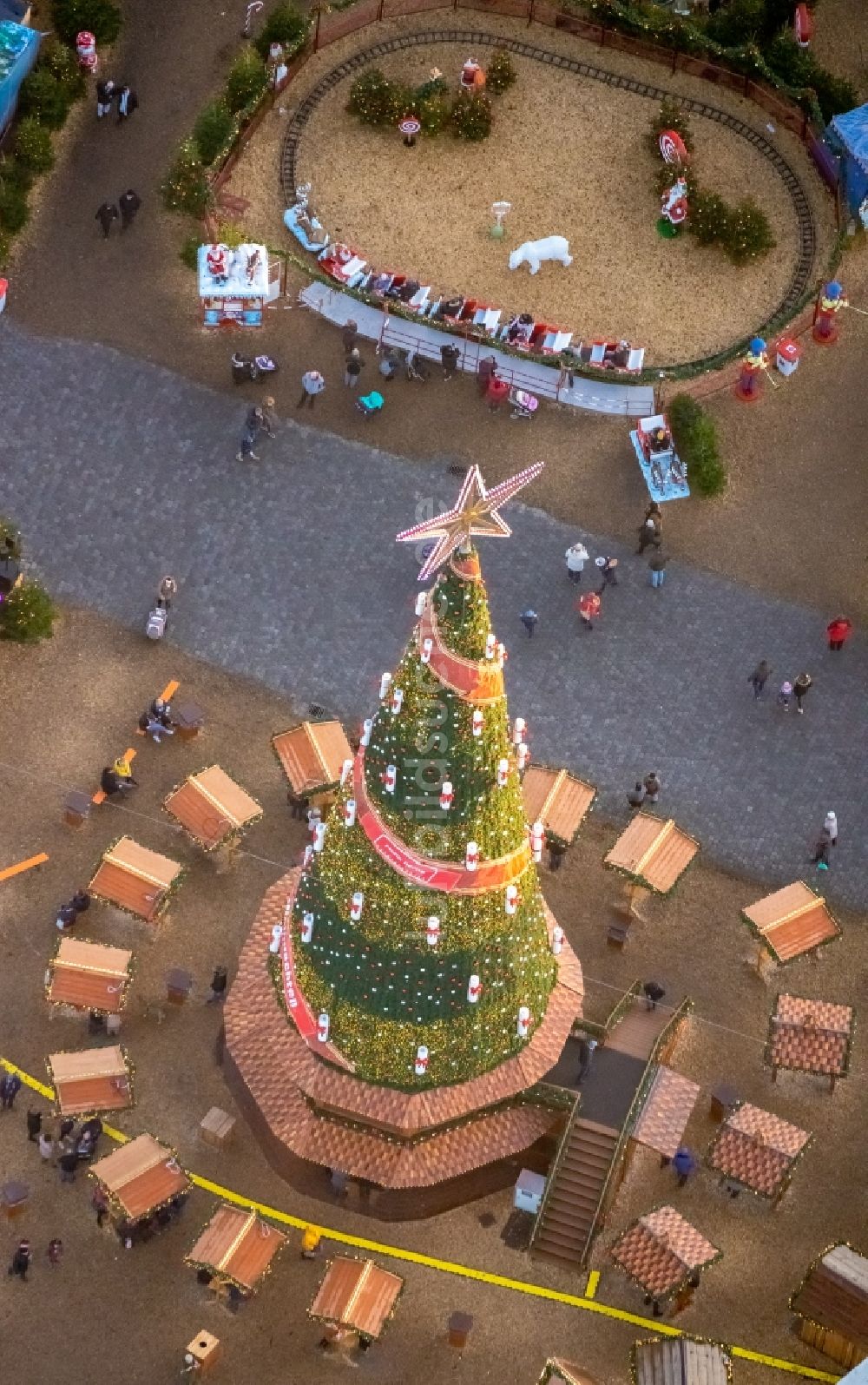 Herne von oben - Weihnachtsmarkt- Veranstaltungsgelände im Ortsteil Wanne-Eickel in Herne im Bundesland Nordrhein-Westfalen, Deutschland