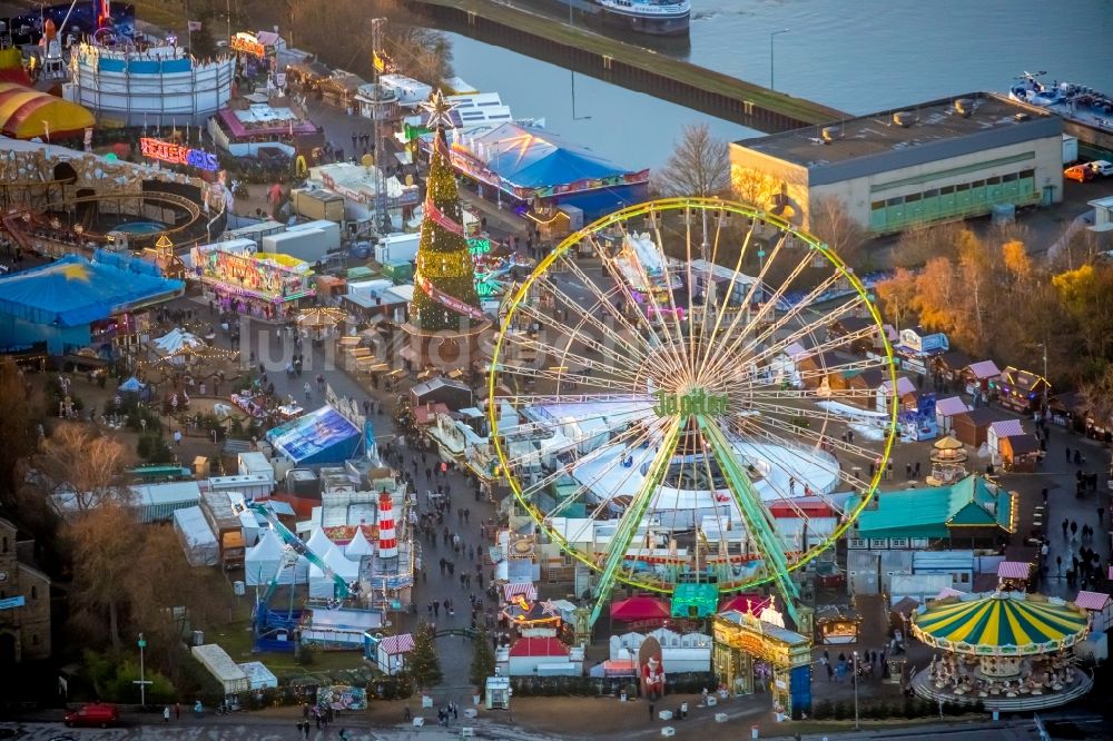 Herne von oben - Weihnachtsmarkt- Veranstaltungsgelände im Ortsteil Wanne-Eickel in Herne im Bundesland Nordrhein-Westfalen, Deutschland