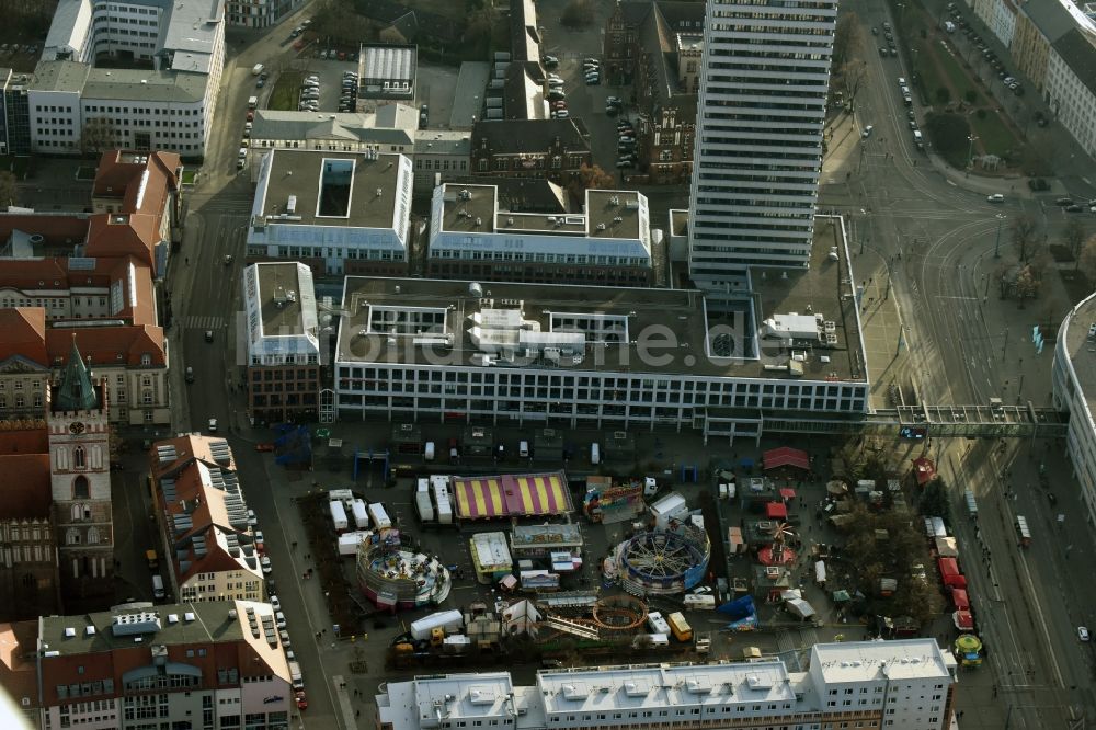 Luftbild Frankfurt (Oder) - Weihnachtsmarkt- Veranstaltungsgelände und Verkaufs- Hütten und Buden am Marktplatz in Frankfurt (Oder) im Bundesland Brandenburg