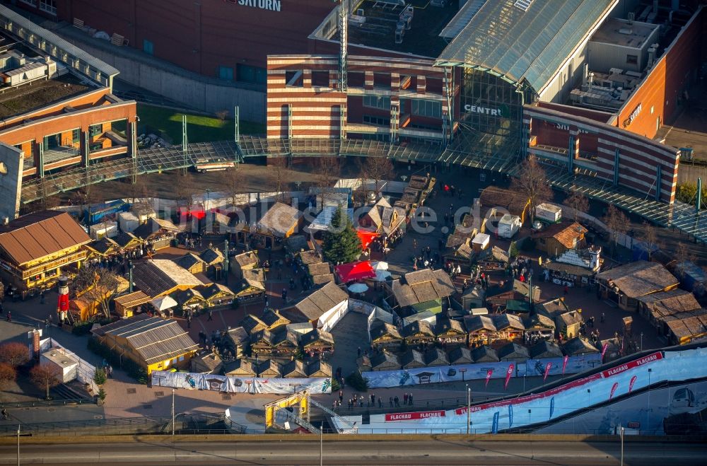 Luftbild Oberhausen - Weihnachtsmarkt- Veranstaltungsgelände und Verkaufs- Hütten und Buden auf dem Platz der Guten Hoffnung am Centro in Oberhausen im Bundesland Nordrhein-Westfalen