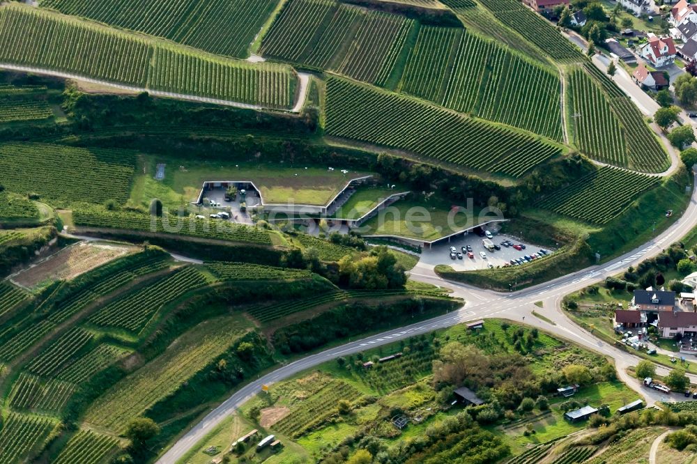 Luftbild Vogtsburg im Kaiserstuhl - Weinbergs- Landschaft Fritz Keller Kaiserstuhl in Vogtsburg im Kaiserstuhl im Bundesland Baden-Württemberg, Deutschland