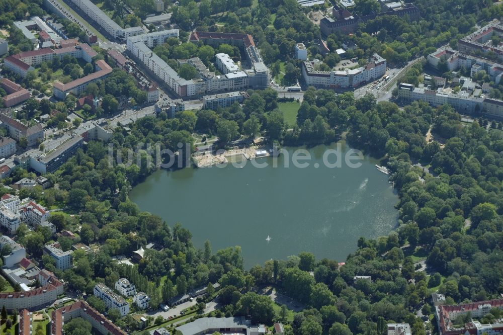 Berlin von oben - Weißer See im Ortsteil Weißensee in Berlin