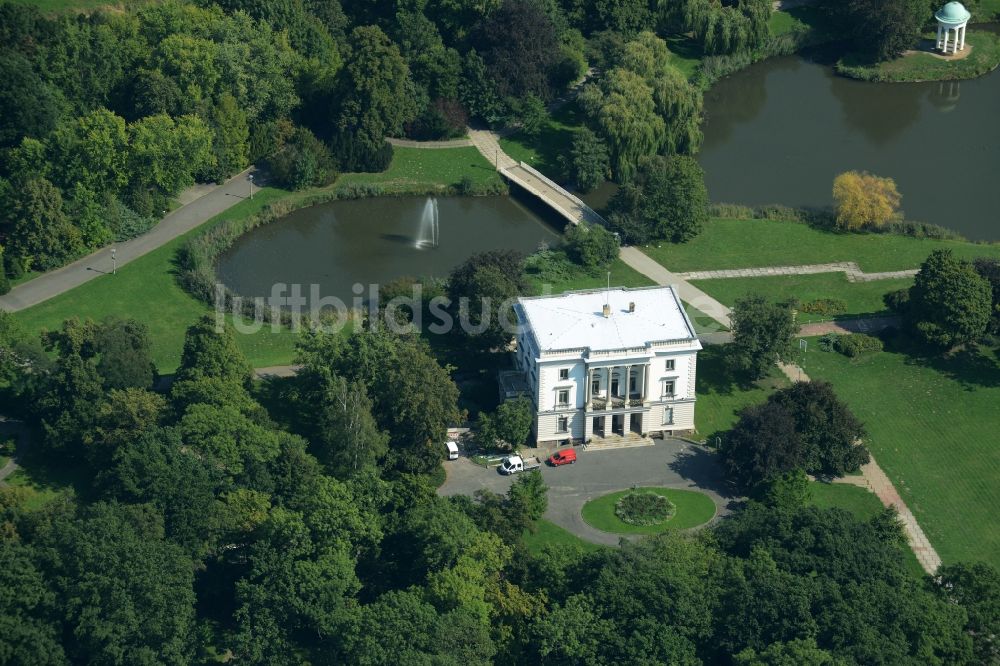 Markkleeberg aus der Vogelperspektive: Weißes Haus im agra-Park in Markkleeberg im Bundesland Sachsen