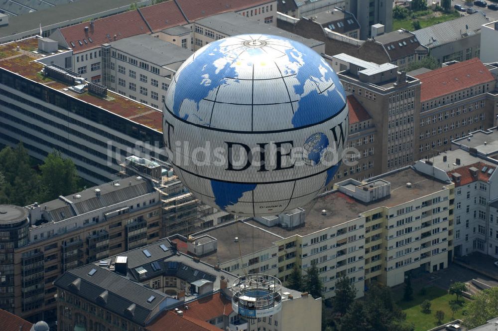 Luftbild Berlin - WELT-Ballon in Berlin - Mitte