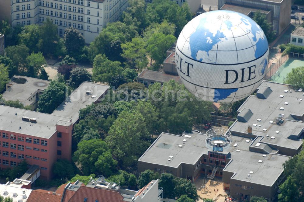 Berlin von oben - WELT-Ballon in Berlin - Mitte