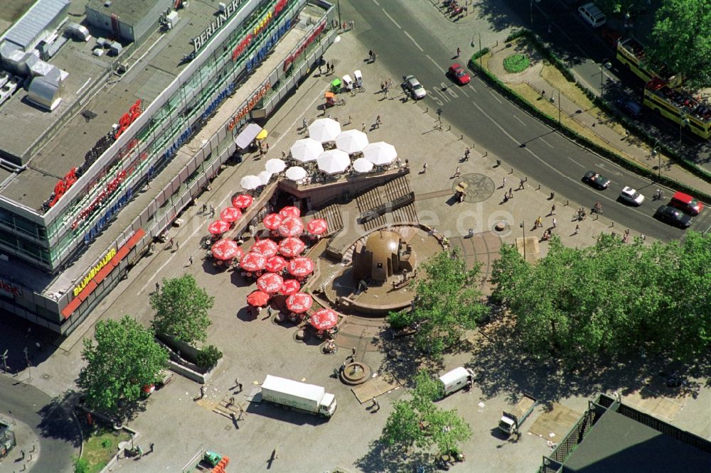 Berlin von oben - Weltkugelbrunnen am Europa-Center in Berlin - Charlottenburg