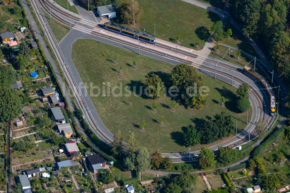 Luftaufnahme Leipzig - Wendeschleife der Nahverkehrs- und Tram- Straßenbahn der Städtischen Verkehrsbetriebe in Leipzig im Bundesland Sachsen, Deutschland