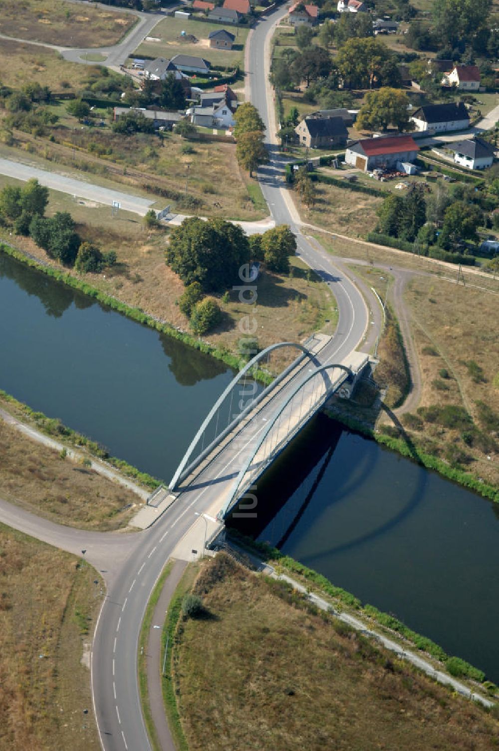 Parey von oben - Werder Brücke in Parey