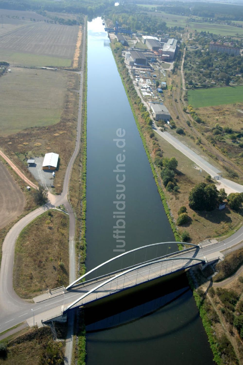 Luftbild Parey - Werder Brücke in Parey