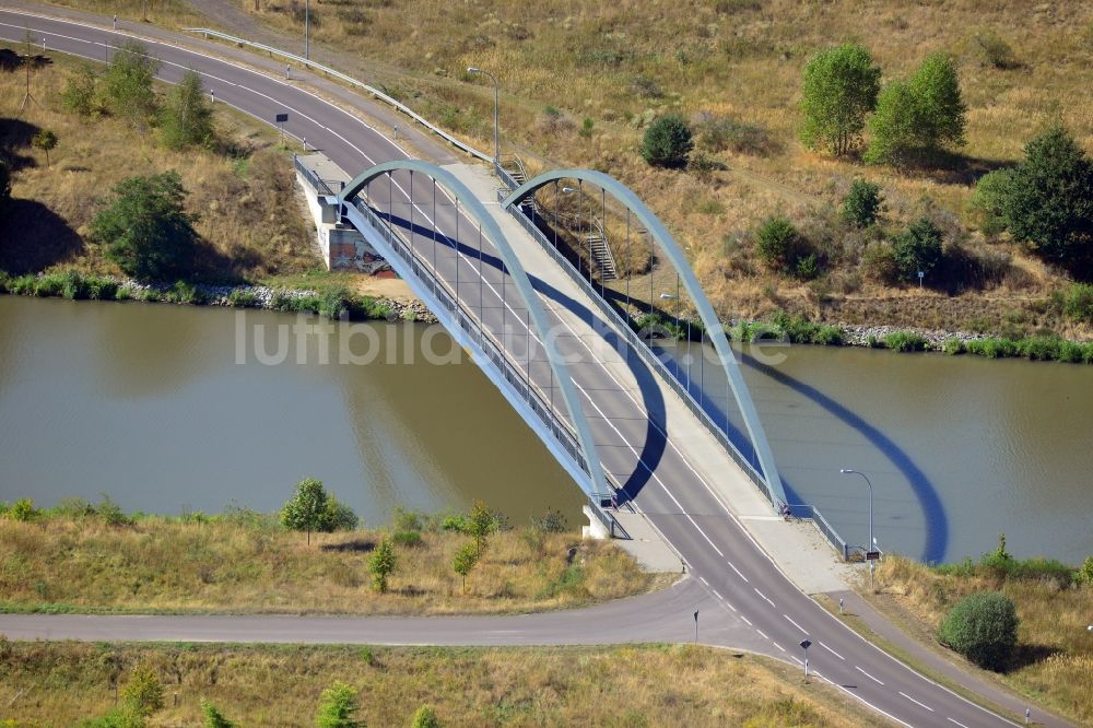 Luftaufnahme Parey - Werder Straßenbrücke in Parey im Bundesland Sachsen-Anhalt