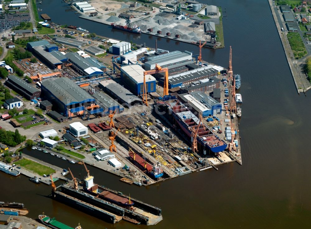 Emden aus der Vogelperspektive: Werft - Gelände und Schiffs- Trockendock der NSW Nordseewerke GmbHn Emden in Ostfriesland im Bundesland Niedersachen