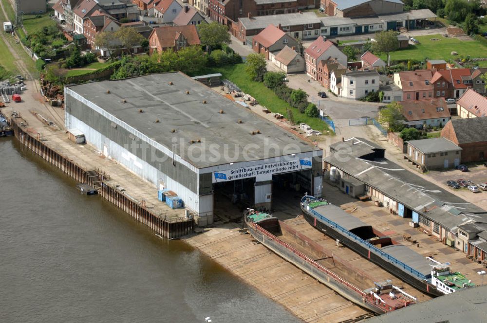 Tangermünde aus der Vogelperspektive: Werft der SET Schiffbau- und Entwicklungsgesellschaft Tangermünde mbH