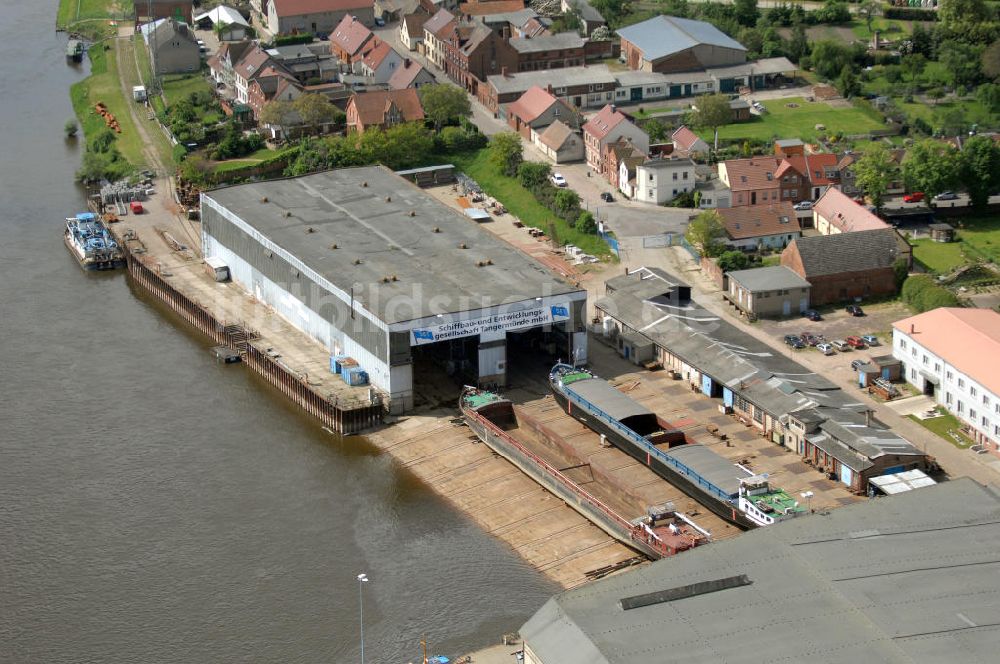 Luftbild Tangermünde - Werft der SET Schiffbau- und Entwicklungsgesellschaft Tangermünde mbH