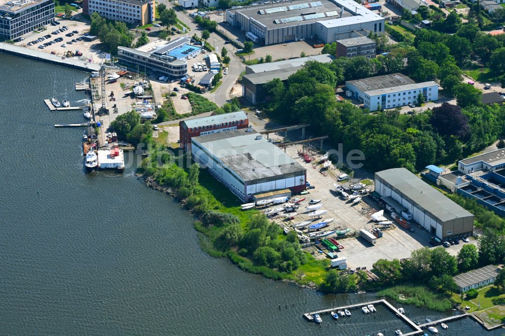 Luftbild Rostock - Werftgelande der Yachtservice Pohl GmbH in Rostock im Bundesland Mecklenburg-Vorpommern, Deutschland