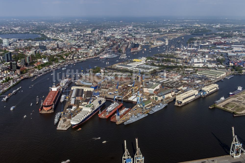 Hamburg aus der Vogelperspektive: Werftgelände der Blohm+Voss GmbH in Hamburg