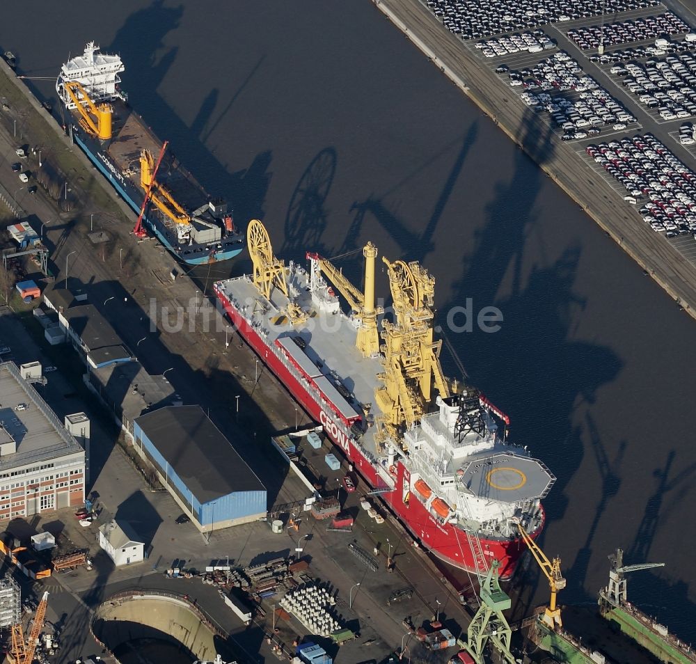 Bremerhaven von oben - Werftgelände der Lloyd Werft an der Brückenstraße im Überseehafen in Bremerhaven im Bundesland Bremen