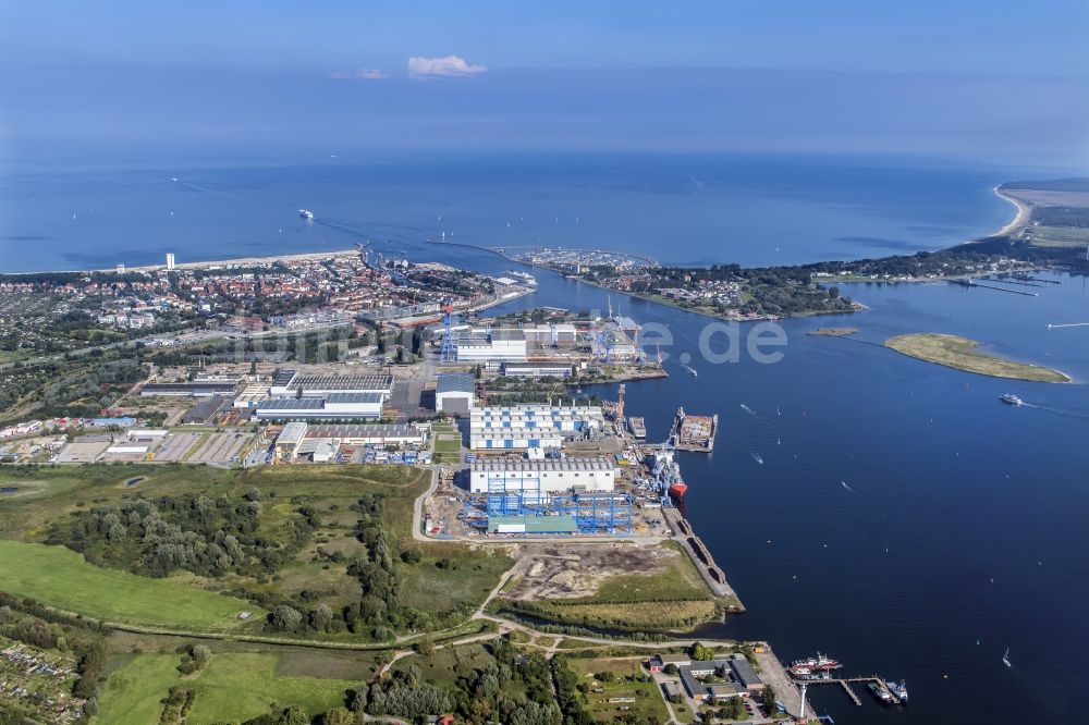 Luftaufnahme Rostock - Werftgelände der Neptun Werft in Rostock im Bundesland Mecklenburg-Vorpommern, Deutschland