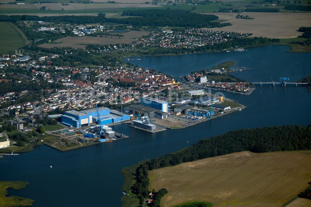 Wolgast von oben - Werftgelände der Peenewerft in Wolgast im Bundesland Mecklenburg-Vorpommern, Deutschland