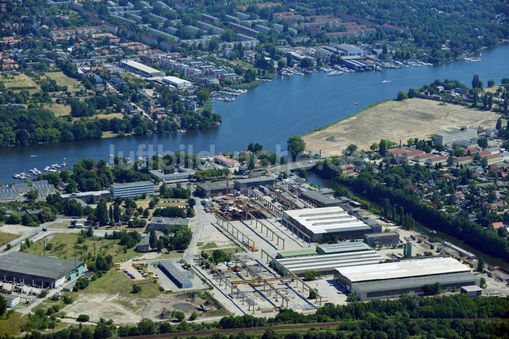 Luftbild Berlin Köpenick - Werk der Graf Spezialbaustoffe GmbH & Co. KG an der Grünauer Straße in Berlin - Köpenick