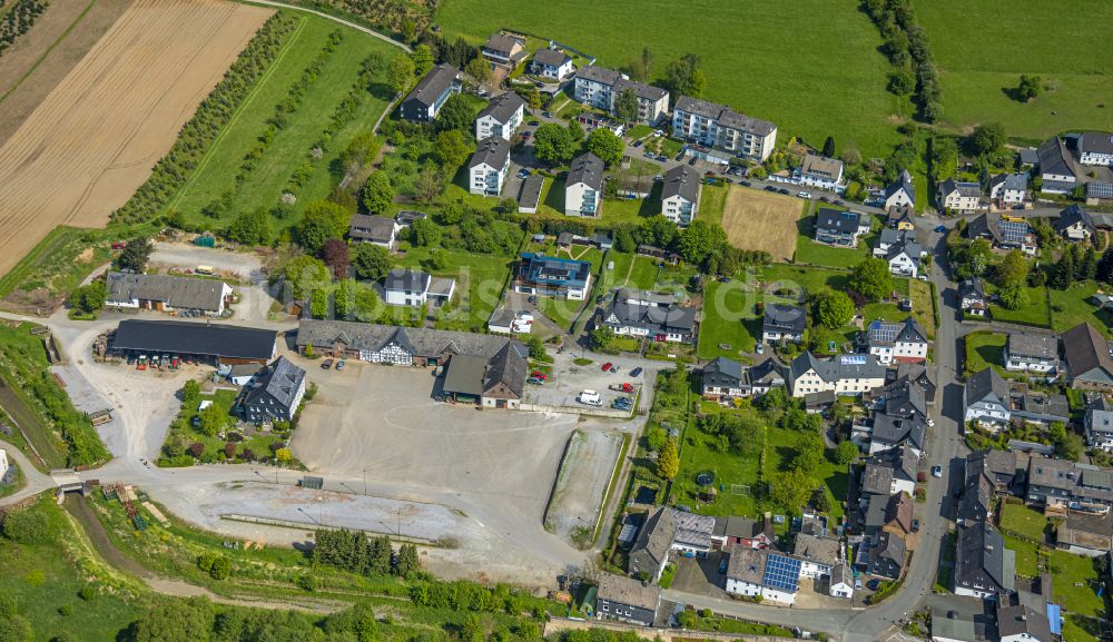 Luftaufnahme Bestwig - Werksgelande der Norbert Wiese GmbH an der Mühlenstraße im Ortsteil Velmede in Bestwig im Bundesland Nordrhein-Westfalen, Deutschland