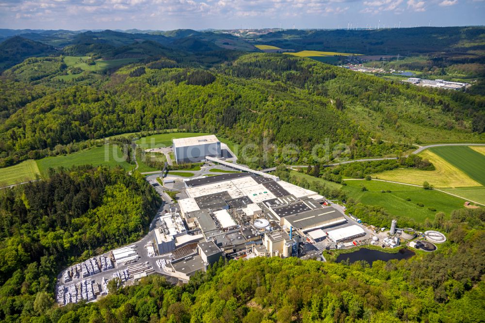 Marsberg aus der Vogelperspektive: Werksgelande der WEPA Papierfabrik Krengel P. GmbH & Co. KG, Zw.Werk Unterm Klausknapp im Ortsteil Giershagen in Marsberg im Bundesland Nordrhein-Westfalen