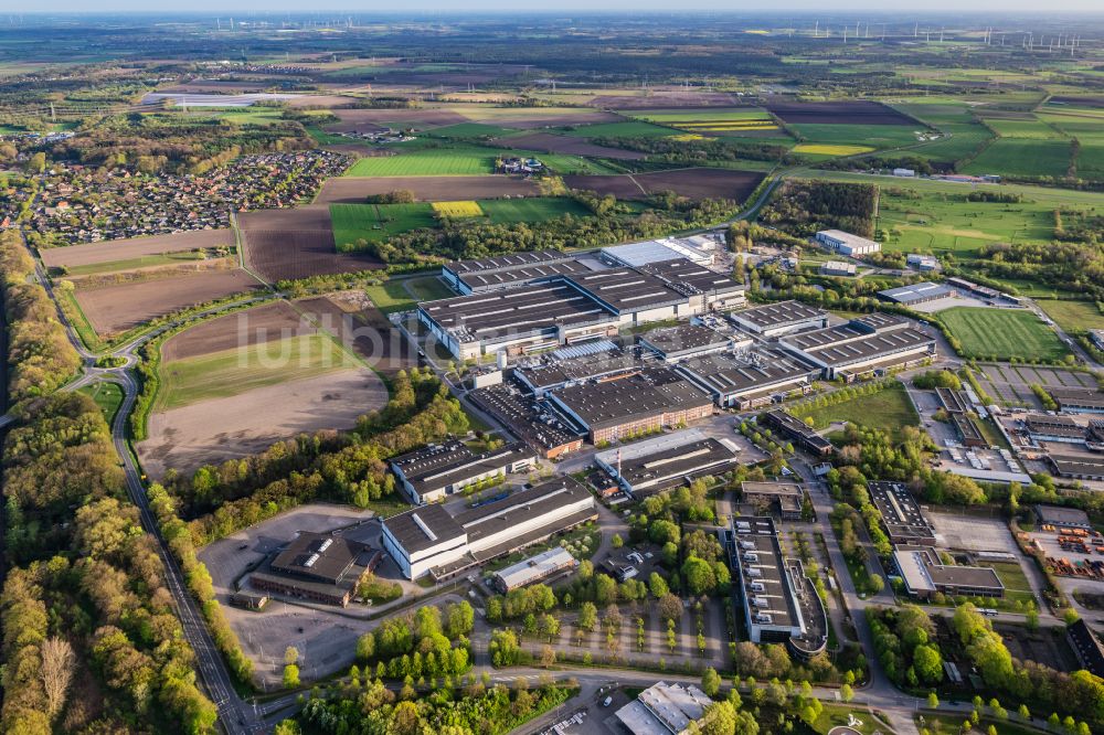 Stade aus der Vogelperspektive: Werksgelände Airbus Deutschland GmbH im Ortsteil Ottenbeck in Stade im Bundesland Niedersachsen, Deutschland