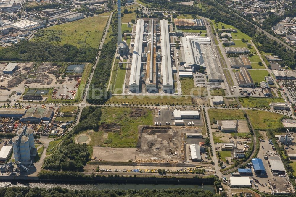 Essen aus der Vogelperspektive: Werksgelände der Aluminium - Hütte der TRIMET ALUMINIUM AG an der Aluminiumallee in Essen im Bundesland Nordrhein-Westfalen NRW