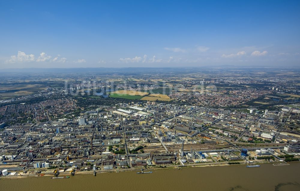 Ludwigshafen am Rhein von oben - Werksgelände der BASF AG in Ludwigshafen am Rhein im Bundesland Rheinland-Pfalz