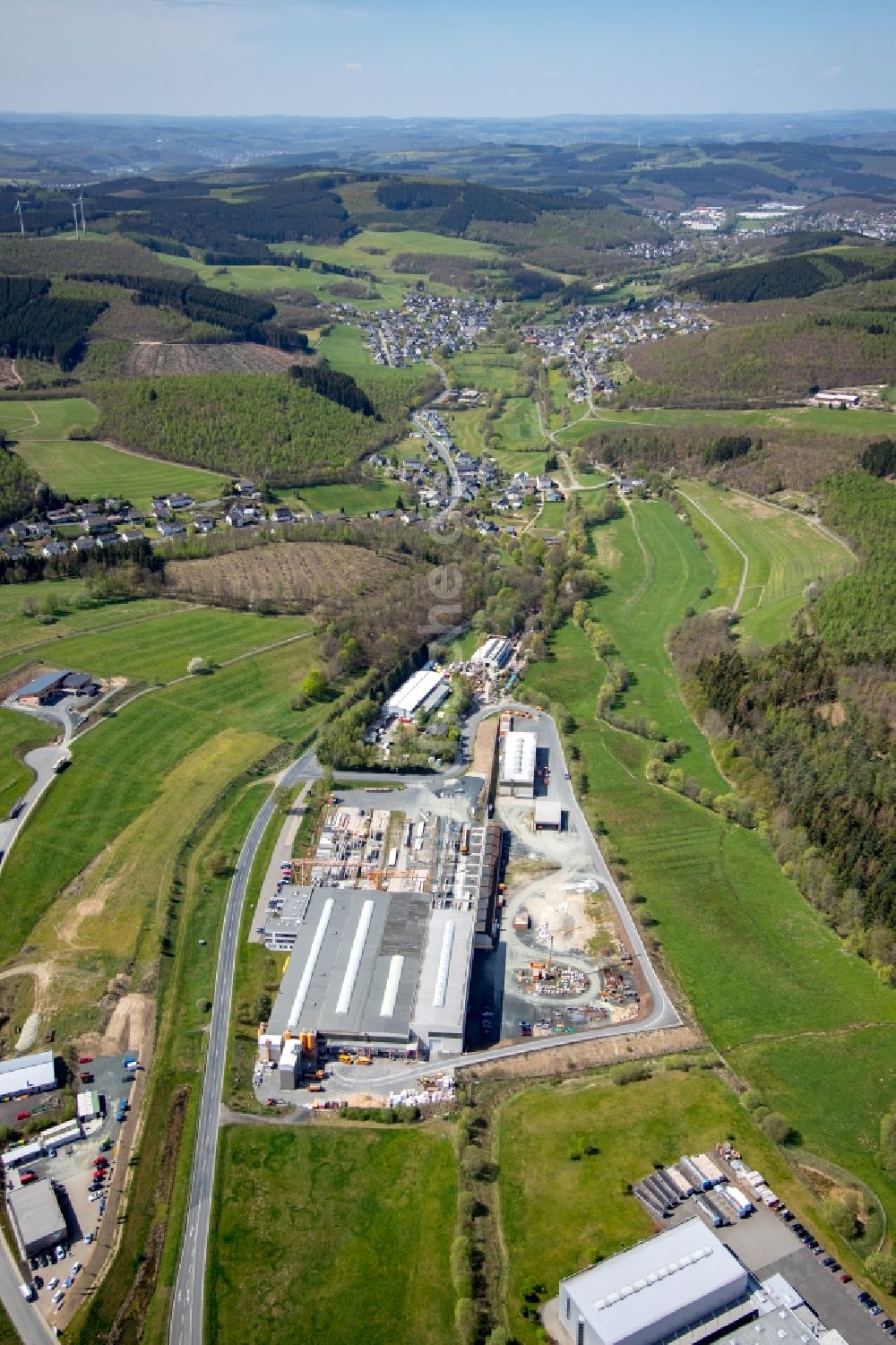 Luftaufnahme Netphen - Werksgelände der Bauunternehmung GÜNTHER GmbH in Netphen im Bundesland Nordrhein-Westfalen, Deutschland