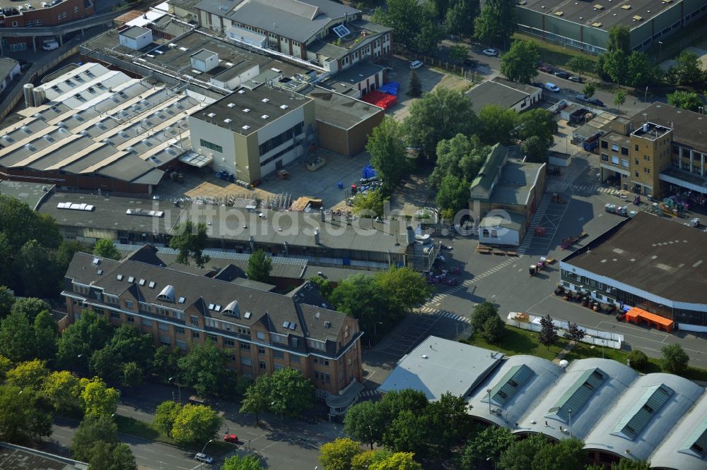 Luftaufnahme Berlin Spandau - Werksgelände der Bayerische Motoren Werke / BMW AG Motorrad Werk Am Juliusturm in Berlin - Spandau