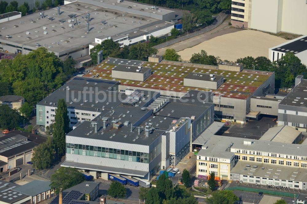 Luftaufnahme Berlin Spandau - Werksgelände der Bayerische Motoren Werke / BMW AG Motorrad Werk Am Juliusturm in Berlin - Spandau