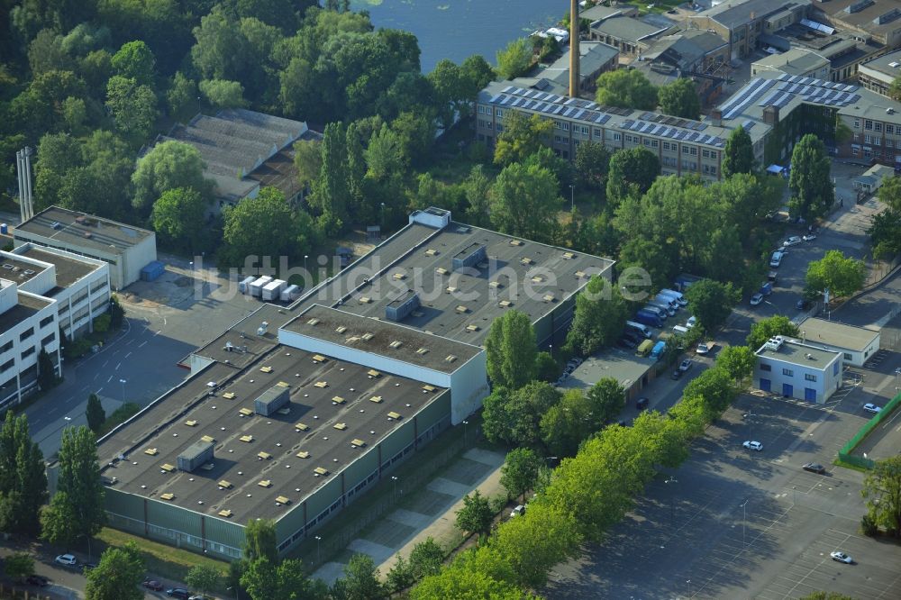 Berlin Spandau von oben - Werksgelände der Bayerische Motoren Werke / BMW AG Motorrad Werk Am Juliusturm in Berlin - Spandau