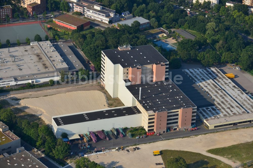 Luftbild Berlin Spandau - Werksgelände der Bayerische Motoren Werke / BMW AG Motorrad Werk Am Juliusturm in Berlin - Spandau