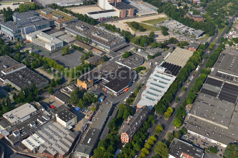 Luftbild Berlin Spandau - Werksgelände der Bayerische Motoren Werke / BMW AG Motorrad Werk Am Juliusturm in Berlin - Spandau