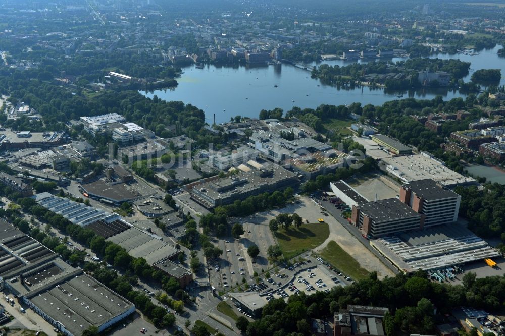 Luftbild Berlin Spandau - Werksgelände der Bayerische Motoren Werke / BMW AG Motorrad Werk Am Juliusturm in Berlin - Spandau