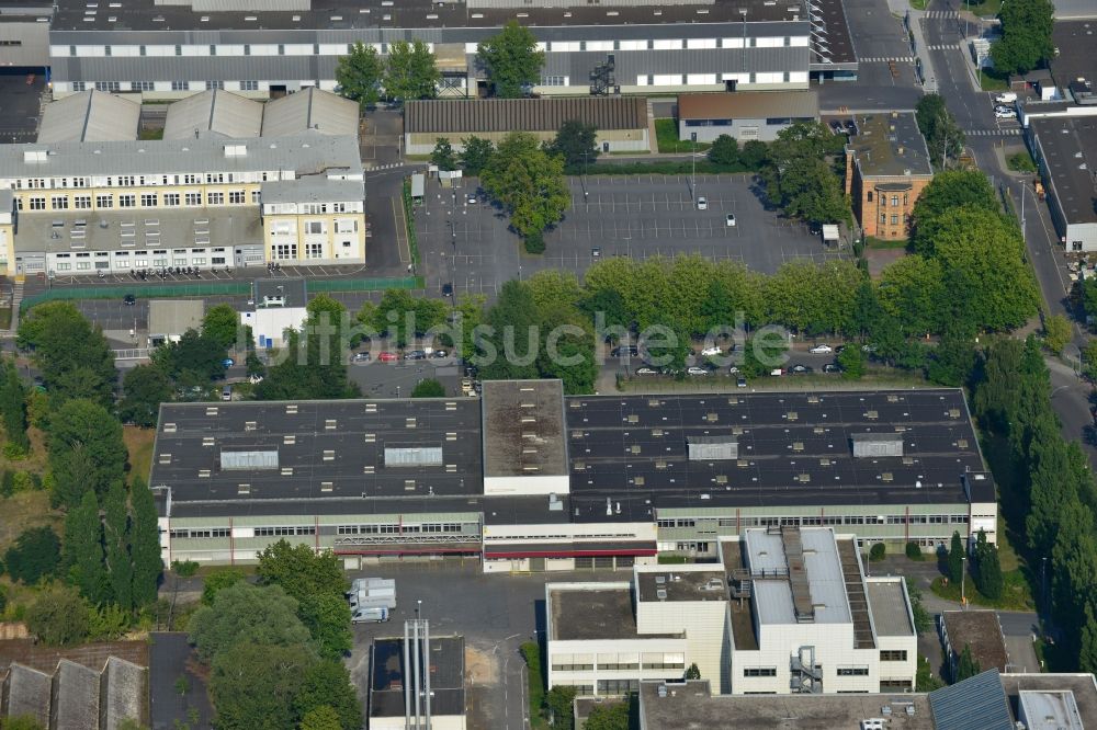 Berlin Spandau aus der Vogelperspektive: Werksgelände der Bayerische Motoren Werke / BMW AG Motorrad Werk Am Juliusturm in Berlin - Spandau