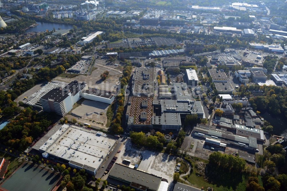 Berlin aus der Vogelperspektive: Werksgelände der Bayerische Motoren Werke / BMW AG Motorrad Werk Am Juliusturm in Berlin - Spandau